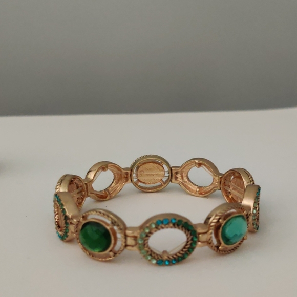 Bracelets & Earrings Bundle 🌴🌴🌴 - Picture 3 of 10